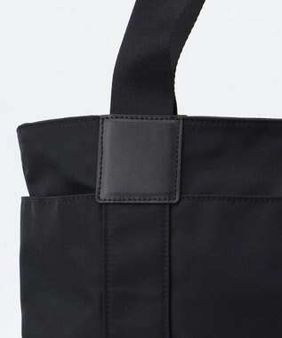 LA BAGAGERIE 【LA BAGAGERIE×HELLO KITTY】リボンチャーム付き　デイリートート　Mサイズ ブラック