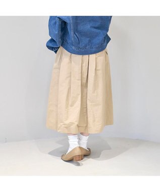 ing <ing>ビット付ヒールローファー ベージュ