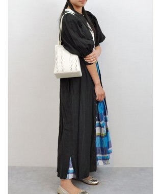 UNBILLION kakatoo パンチングスクエアトート アイボリー