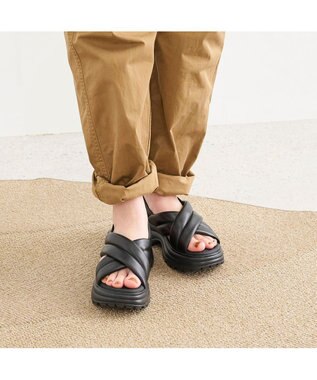 ing <ing>厚底クロスベルトスポーツサンダル ブラック