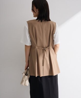 Green Parks クルーネック多釦ジレ Mocha