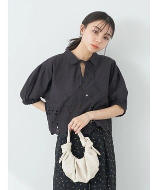 earth music&ecology エンブロイダリープルオーバー Off White