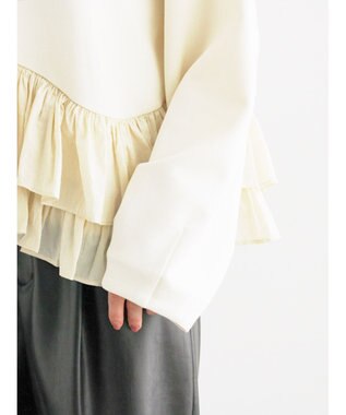 Te chichi ティアードフリルヘムプルオーバー オフホワイト