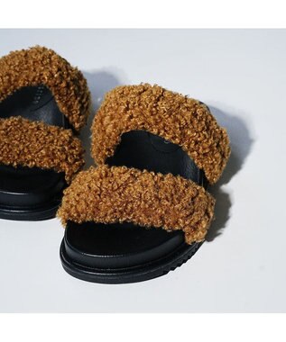 MODE ET JACOMO <carino>エコファーもこもこサンダル ブラウン