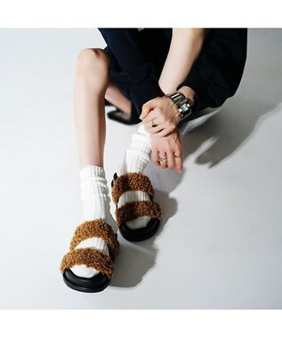 MODE ET JACOMO <carino>エコファーもこもこサンダル ブラウン