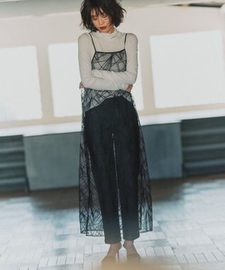 23区 【見上愛さん着用】刺繍レース キャミソールワンピース ブラック系