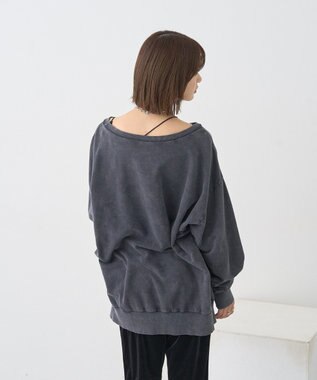 earth music&ecology ランダム刺繍オフショルプルオーバー Charcoal Gray