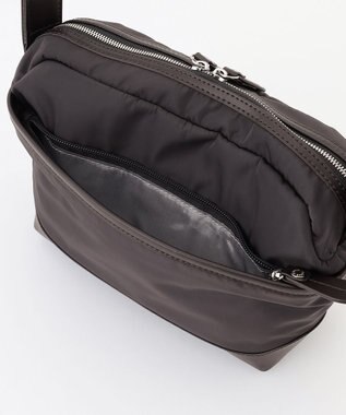 Y'SACCS シルキーリュクスショルダーバッグ ダークチョコ