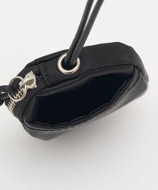 russet クラウズナイロンネックポーチ(Z-232) Black