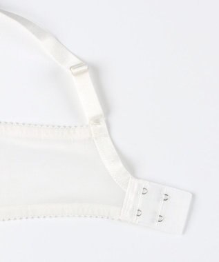 WACOAL ブラジャー 【リボンブラ 脇すっきり】 脇高設計 着やせシルエット 動いても谷間キープ Gカップまで対応 大きいサイズ レディース BXB443 /ワコール アイボリー