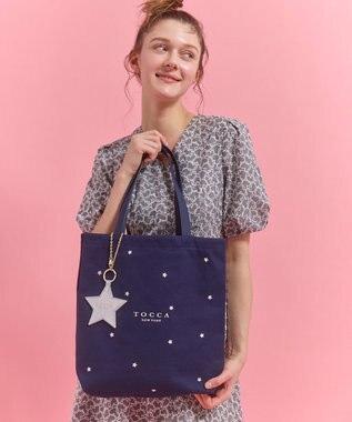 TOCCA 【chayさん着用】【WEB＆一部店舗限定・A4サイズ対応】LUCKY TWINKLE CANVASTOTE キャンバストートバッグ ネイビー系