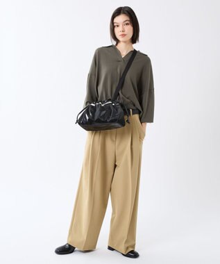 LeSportsac E/W CITY DRAWSTRING BAG /アップタウンブラックシャイン/ブラック2 アップタウンブラックシャイン/ブラック2