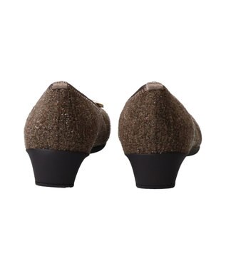 Bridget Birkin ＜3E＞【Bridget Birkin Walk】バックルモチーフウォーキングパンプス オーク雑材