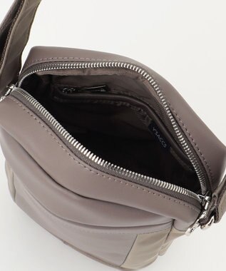 Y'SACCS ブロックモチーフポシェット グレージュ