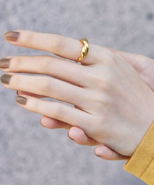 Tiaclasse ツイストモチーフリング ゴールド