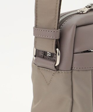 Y'SACCS ブロックモチーフポシェット グレージュ