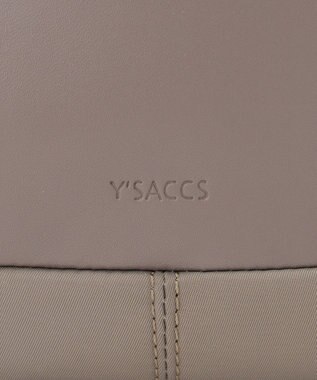 Y'SACCS ブロックモチーフポシェット グレージュ