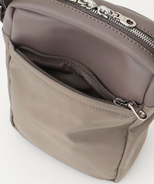 Y'SACCS ブロックモチーフポシェット グレージュ