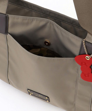 LA BAGAGERIE 【LA BAGAGERIE×HELLO KITTY】リボンチャーム付き　デイリートート　Mサイズ グレージュ