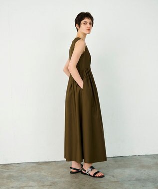 GRACE CONTINENTAL タックフレアロングワンピース ブラウン