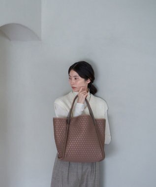 LAQUOH【撥水加工】篭目柄エンボスボンディングトートL / MIYABIYA 