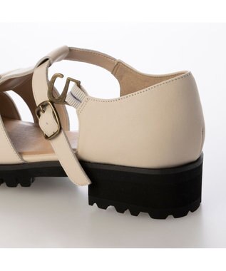 ing <ing>スクエアトゥグルカサンダル アイボリー