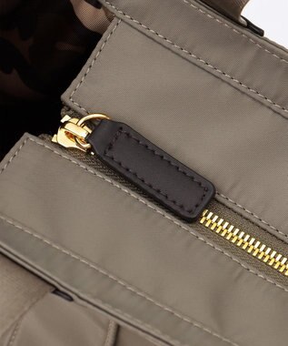 LA BAGAGERIE 【LA BAGAGERIE×HELLO KITTY】リボンチャーム付き　デイリートート　Mサイズ グレージュ