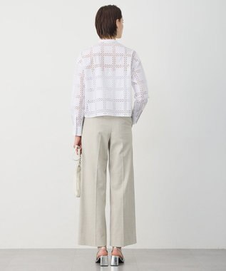 ICB L スクエアエンブロイダリー クロップドシャツ オフホワイト