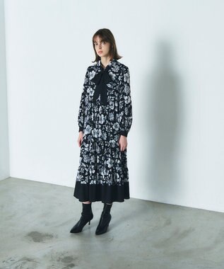 GRACE CONTINENTAL フラワープリントティアードワンピース ブラック