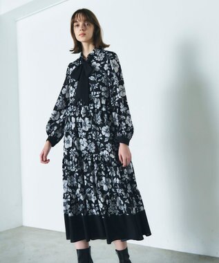 GRACE CONTINENTAL フラワープリントティアードワンピース ブラック