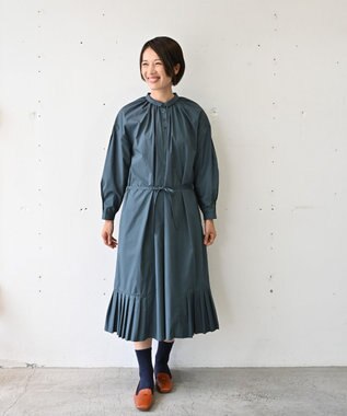 muuc 〈オーガニックコットン〉〈コットンブロード生地〉〈カラーにより異なる生地〉〈通年着られる〉コットン裾プリ ーツ 前開き ワンピース ブルーグリーン