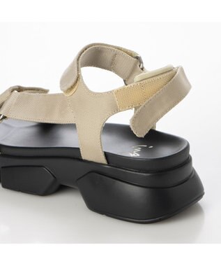 ing <ing>ボリュームソールスポーツサンダル ベージュ