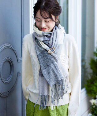 Tiaclasse マットメタルモチーフブローチ ゴールドA