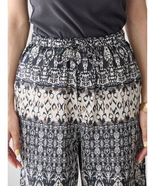 AMERICAN HOLIC パネルプリントリラックスパンツ Charcoal Gray