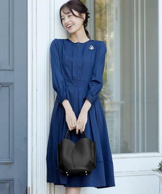 Tiaclasse 【安田美沙子さん着用・ポーチ・ショルダー紐付き】フラワーカットフェイクレザーバッグ ブラック