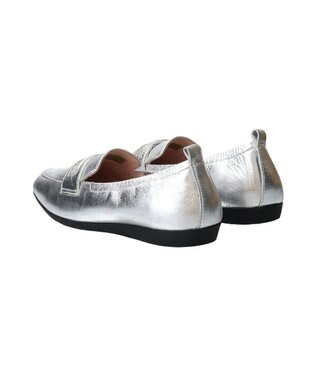 INTER-CHAUSSURES 【BUSSOLA】シャーリングフラットローファー シルバー