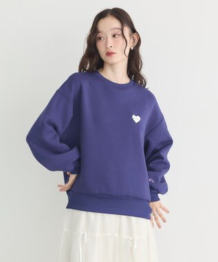 earth music&ecology Ｃｈａｍｐｉｏｎ×ｅｍａｅポンチハートスウェット Blue