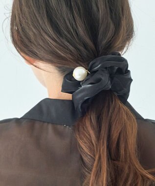 Phoebe ボリューミーシアーシュシュ　ブラック/パール/大ぶり ブラック