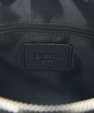 TOPKAPI 【Breath TOPKAPI】コードチャーム付き ショルダーバッグ ブラック