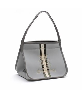 A.D.M.J. ドラマ「続・続・最後から二番目の恋」(フジテレビ)着用　マジックライト/センターリボンベルボトムトートL グリス