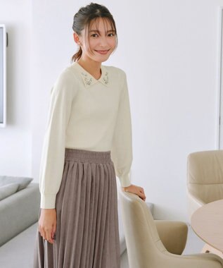 Tiaclasse 襟ビジュー付きニットプルオーバー オフホワイト