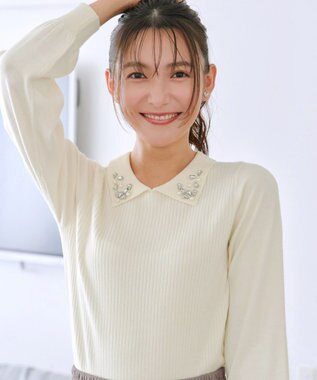 Tiaclasse 襟ビジュー付きニットプルオーバー オフホワイト