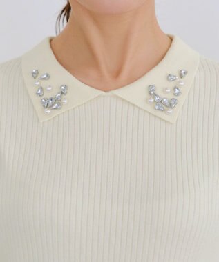 Tiaclasse 襟ビジュー付きニットプルオーバー オフホワイト