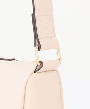 LA BAGAGERIE 【maison vert】 【チェーンチャーム・ミニポーチ付き】2WAYベルトワンショルダー アイボリー