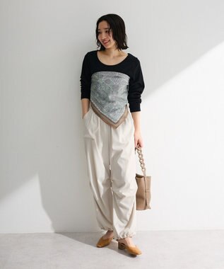 Green Parks 表面感サテンタックパンツ Gray Beige