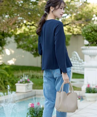 Tiaclasse 【安田美沙子さん着用・ポーチ・ショルダー紐付き】フラワーカットフェイクレザーバッグ ベージュ