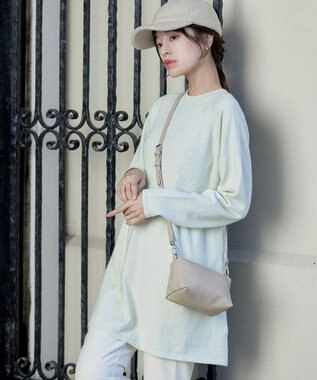 Tiaclasse 【安田美沙子さん着用・ポーチ・ショルダー紐付き】フラワーカットフェイクレザーバッグ ベージュ