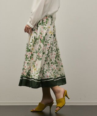 GRACE CONTINENTAL プリントタックフレアスカート キナリ