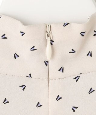 23区 L 【洗える】トライアングルプリント ネックデザイン ブラウス ベージュプリント