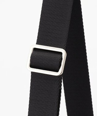 Y'SACCS ハーフムーンボディショルダーバッグ ブラック